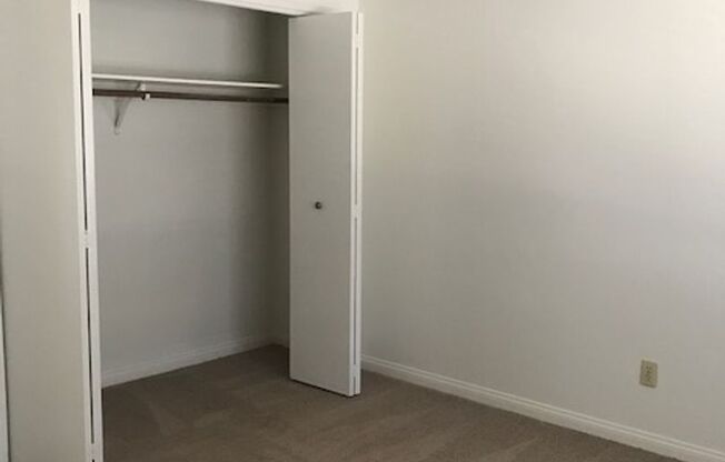 2 beds, 1.5 baths, 1,047 sqft, $1,575, Unit 5401C