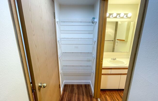 2 beds, 2 baths, 900 sqft, $2,695, Unit 210