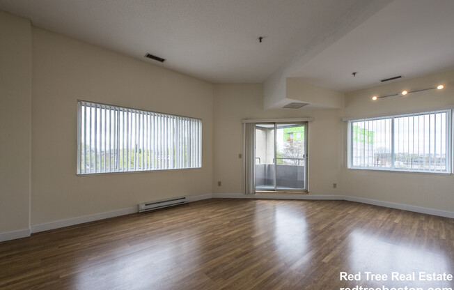 1079 Commonwealth Ave