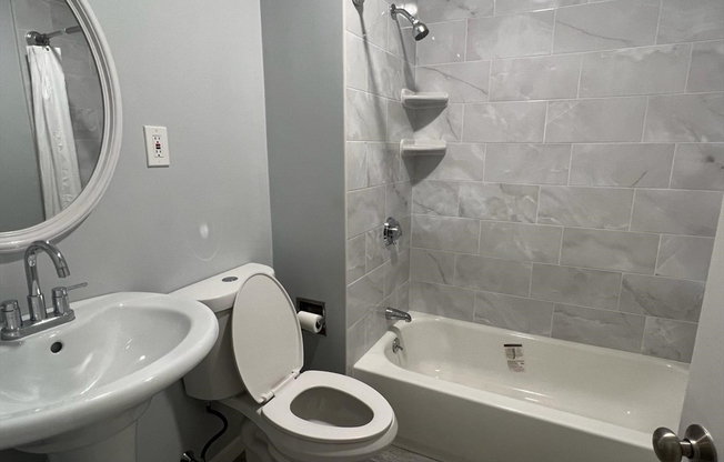 4 beds, 1 bath, $4,000, Unit 2