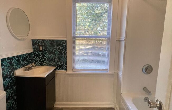 1 bed, 1 bath, $700