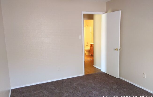 1200 Hidden Creek