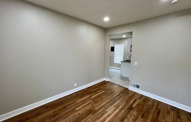 1 bed, 1 bath, $1,200, Unit Unit 2