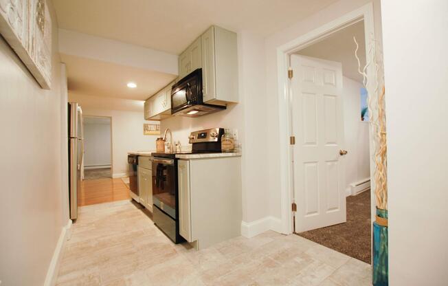 141 Chiswick Rd Apt 1B