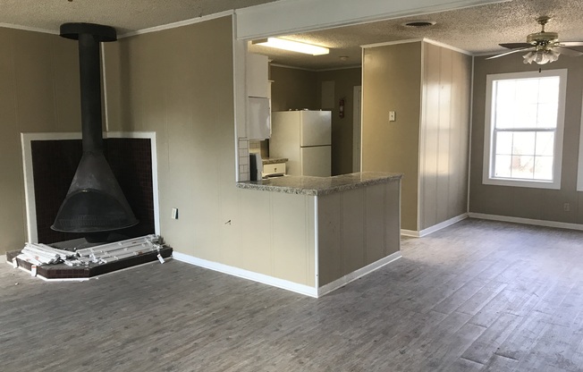 2 beds, 1 bath, $1,195