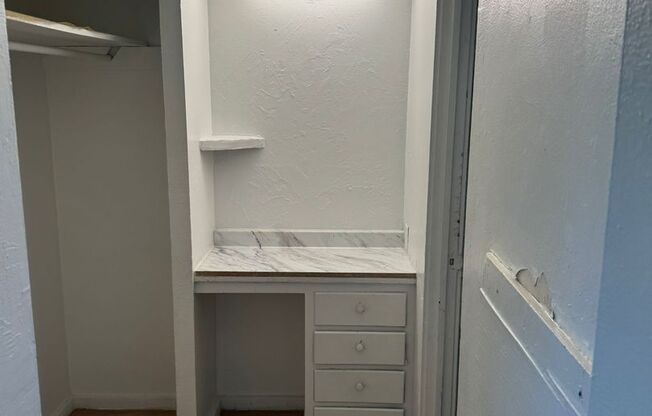 Studio, 1 bath, $800, Unit 202