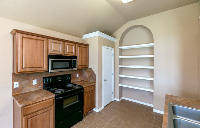 3809 Los Arroyos - 3 Bed/ 2 Bath - $1895/month