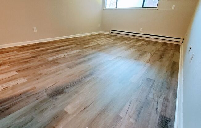 2 beds, 1 bath, 841 sqft, $1,600, Unit 7-4A