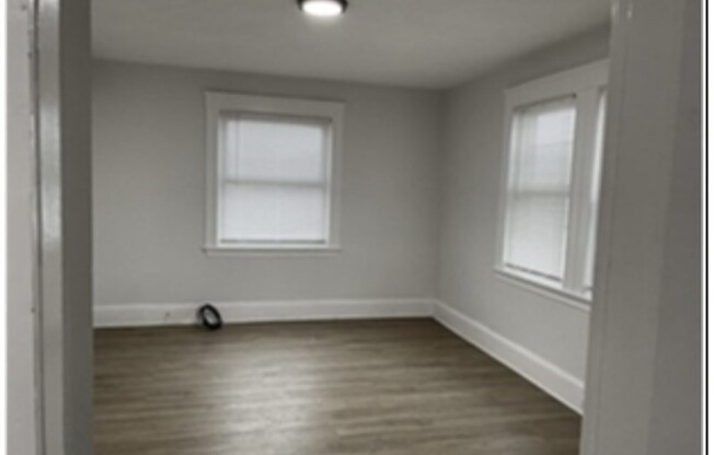 8 GREENWOOD AVE