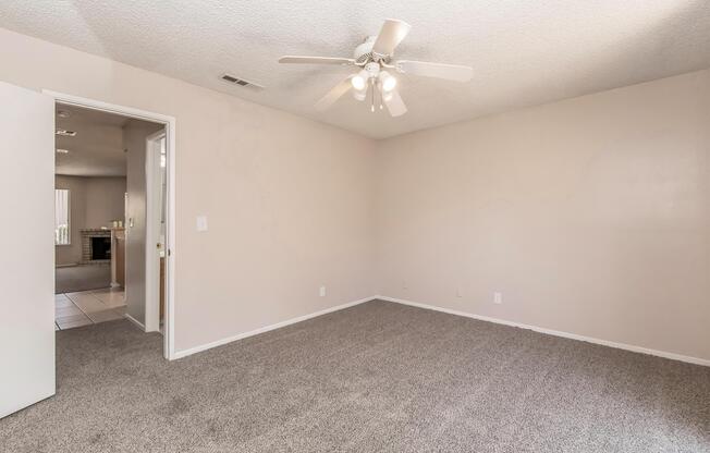 1 bed, 1 bath, 700 sqft, $1,375