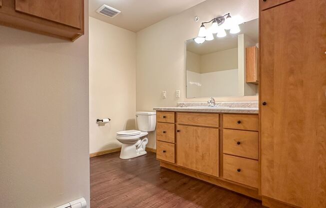 2 beds, 1 bath, 1,295 sqft, $1,440, Unit ML 515-11