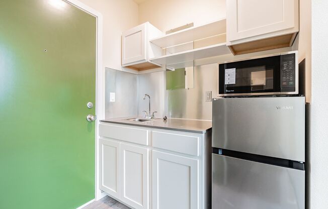 Studio, 1 bath, 170 sqft, $836, Unit 710