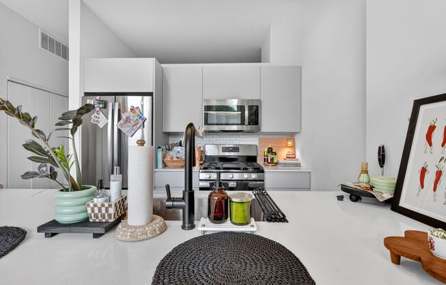 Studio, 1 bath, 534 sqft, $2,300, Unit 3449-413