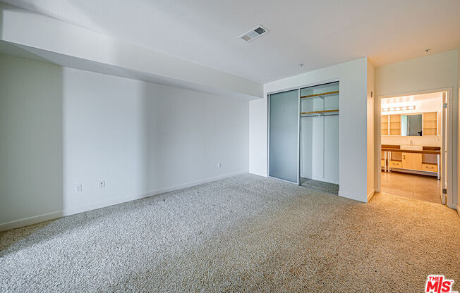 1 bed, 2 baths, 1,130 sqft, $2,700, Unit 313