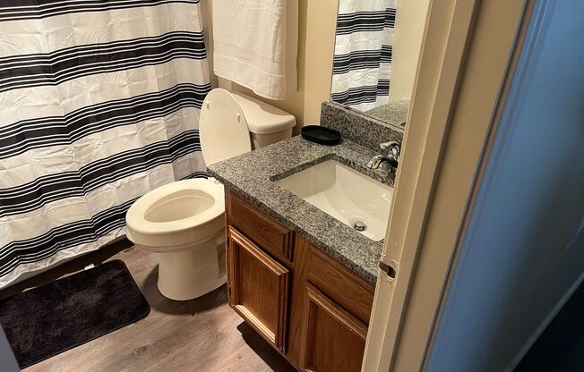 2 beds, 2 baths, 810 sqft, $975, Unit 707