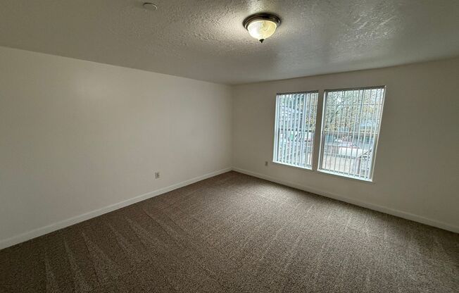 3 beds, 2 baths, 1,200 sqft, $1,695, Unit 38