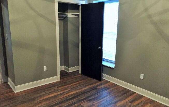 2 beds, 1 bath, $1,420, Unit 306