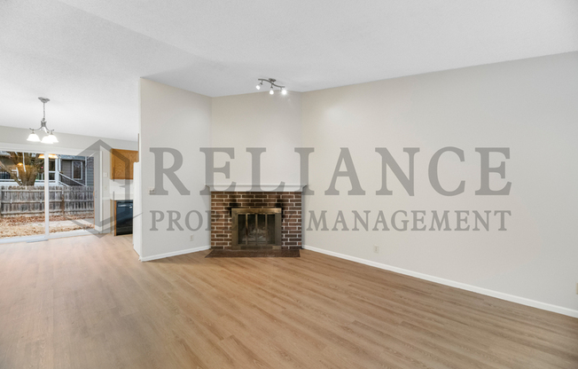 141 S LARK ST