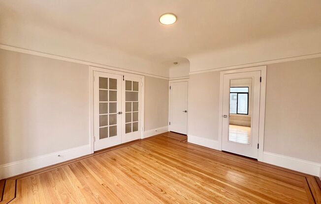 Top Floor 2BR/1BA + Newly Renovated Unit! Parking! In-Unit Laundry! PROGRESSIVE