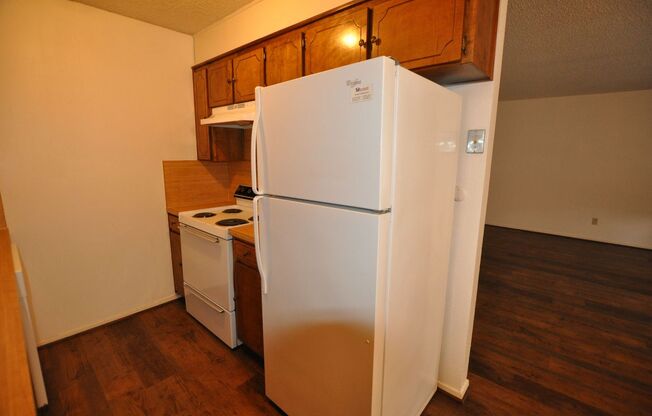 2 beds, 1 bath, $995, Unit Apt. 14