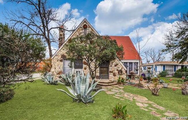 CHARMING LOFT IN WOODLAWN TERRACE