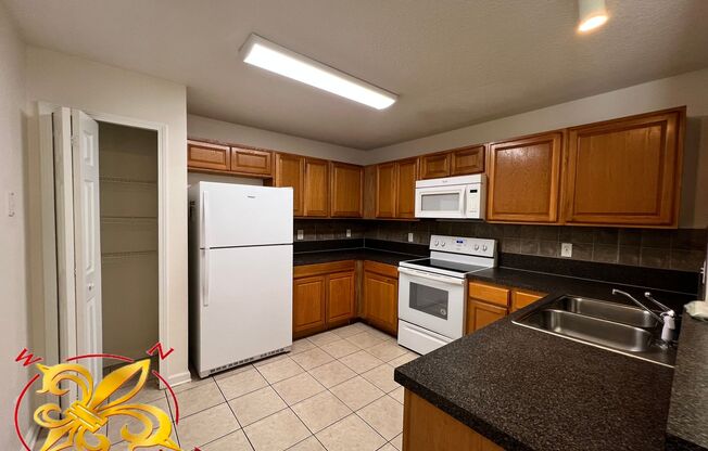 3 beds, 2 baths, $1,050, Unit # 9