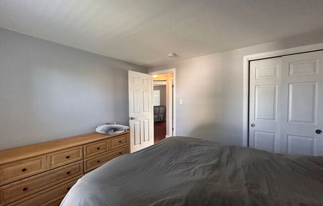 3 beds, 1 bath, $2,300