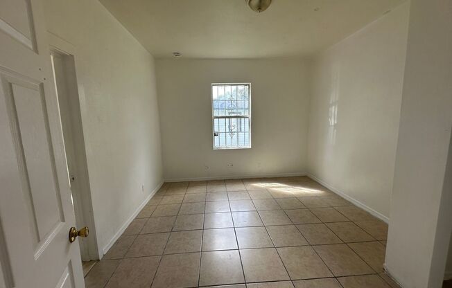 6 beds, 2 baths, $2,100