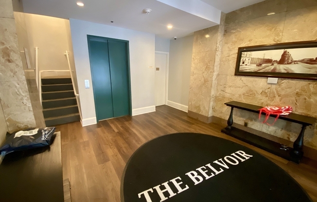 2 beds, 1 bath, 796 sqft, $4,300, Unit 303