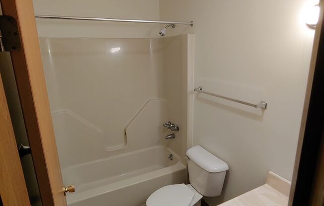 2 beds, 1 bath, 720 sqft, $980, Unit 1249-08