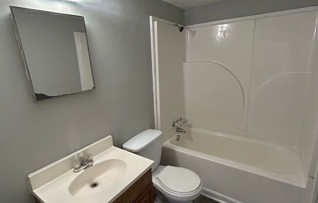 2 beds, 1 bath, $1,050