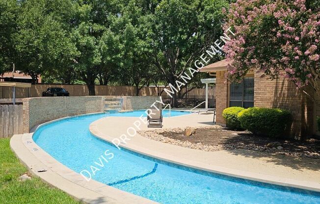 16301 Ledgemont Ln