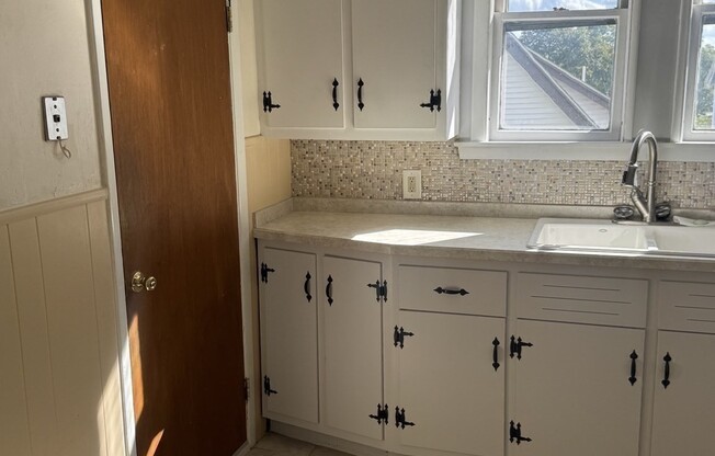 2 beds, 1 bath, 1,100 sqft, $2,200, Unit 1