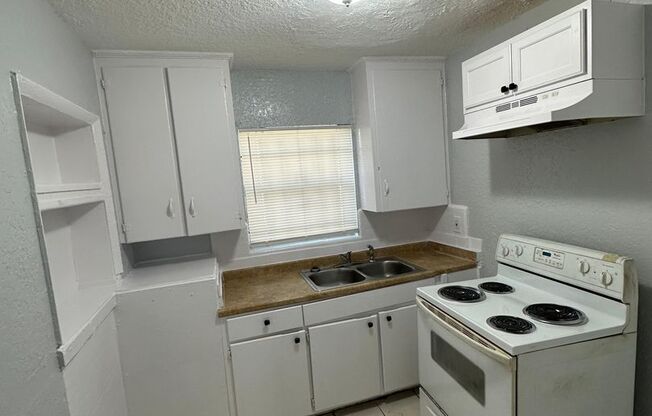 Fully Renovated  Single Family House - 1/1 Ready to Move In!!!