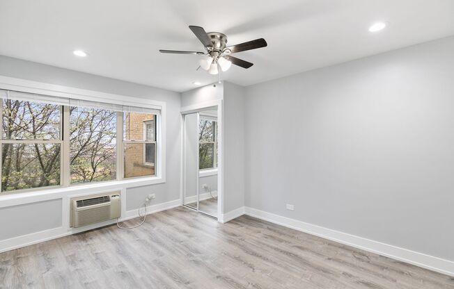 3 beds, 2 baths, $2,900, Unit 1301-4E