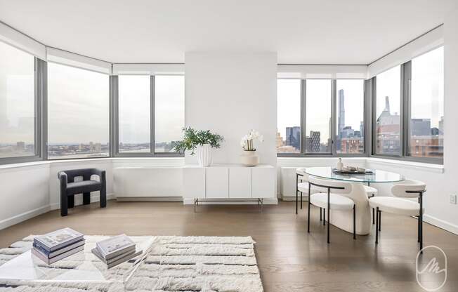 2 beds, 2 baths, $7,700, Unit 34J