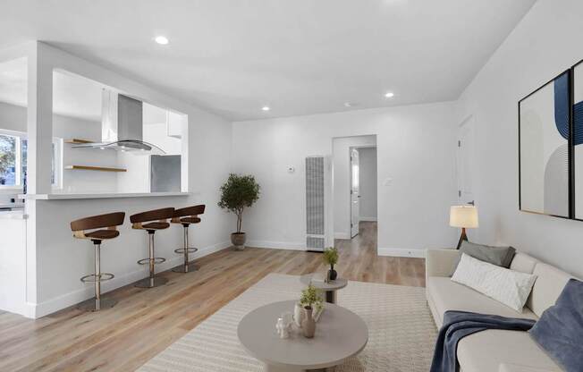 Welcome to 8534-8538 Colgate