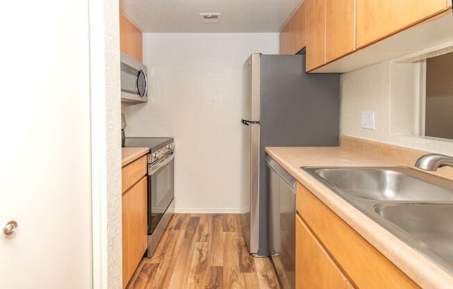 2 beds, 2 baths, 765 sqft, $1,175