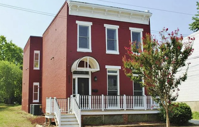 Spacious 3 Bedroom 2.5 Bathroom Available Mid August Near VCU!!! 1/2 FIRST MONTHS RENT!!