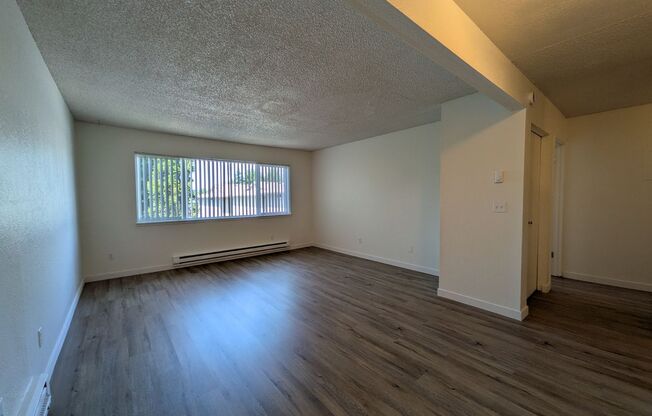 1 bed, 1 bath, 700 sqft, $1,125, Unit #30