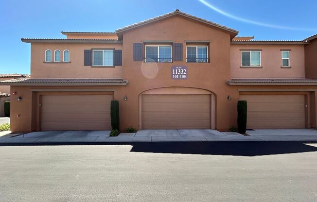 Desirable Summerlin Townhouse 3 Bedrooms 2.5 Bathrooms!