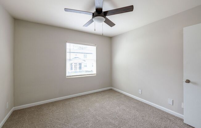 2 beds, 1 bath, 850 sqft, $1,250, Unit 00-A3