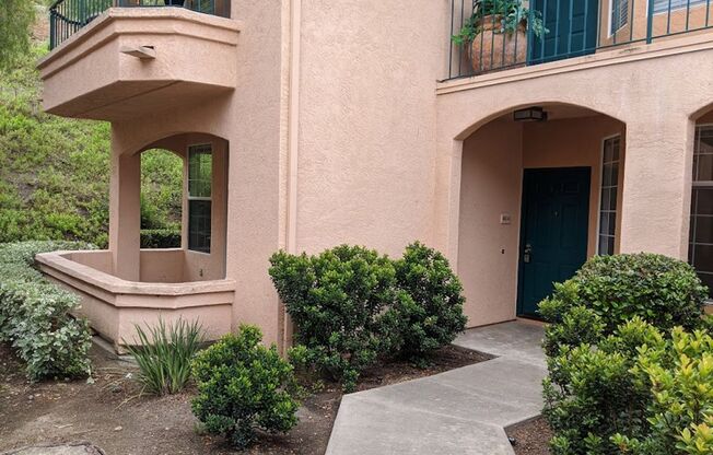 2 Bedroom-2 Bathroom Single Story Condo in San Diego. End unit with detached, 1-car garage