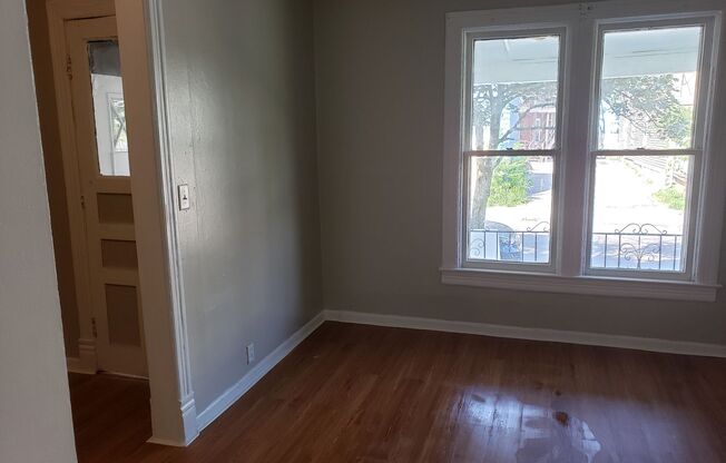 3 beds, 1 bath, $1,299, Unit 1