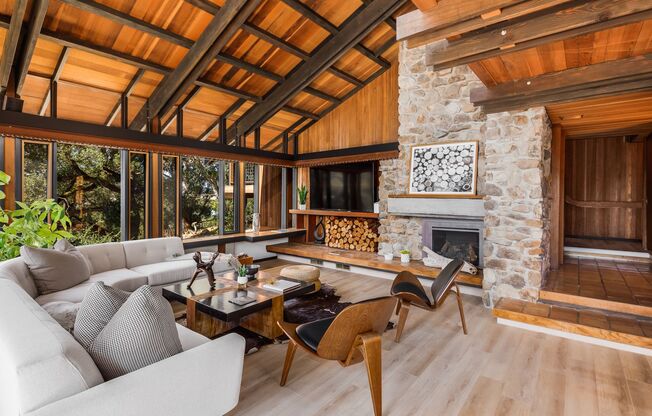 Frank Lloyd Wright inspired architectural gem! Large Mid Century Modern 4 bed 2 bath home in NE Santa Rosa
