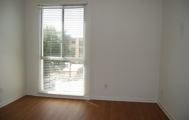 2 beds, 2 baths, 879 sqft, $4,050, Unit 311 P