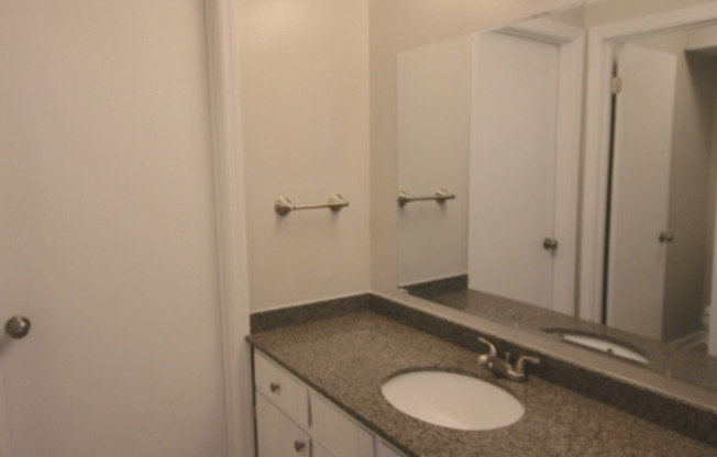 2 beds, 1.5 baths, $1,095