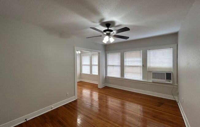 2 beds, 1 bath, $1,295, Unit B3610