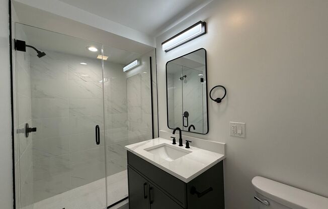 1 bed, 1.5 baths, 689 sqft, $2,400, Unit 207