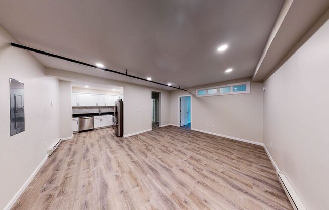 2 beds, 1 bath, 759 sqft, $1,950, Unit 105